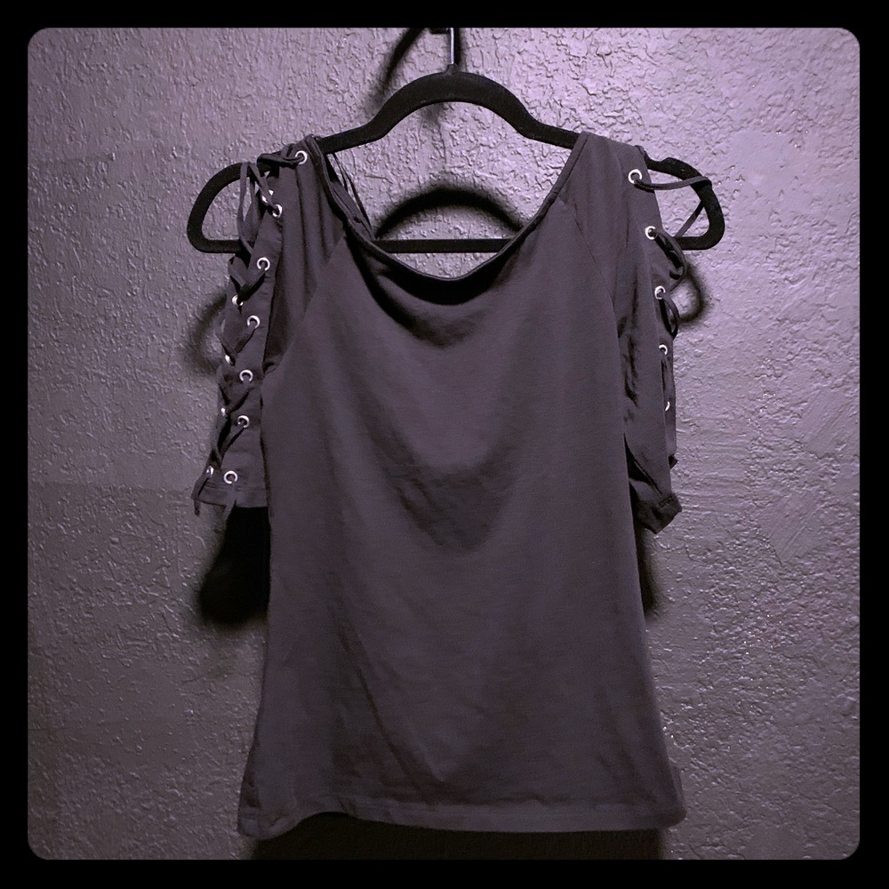 Eyelet Sleeved Cotton Fitted Top